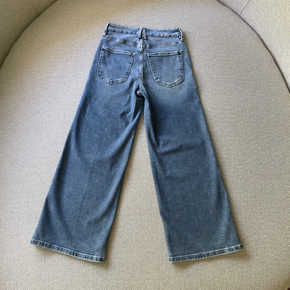 Good American Blue Flare Wide Leg Jeans - Picture 5 of 8